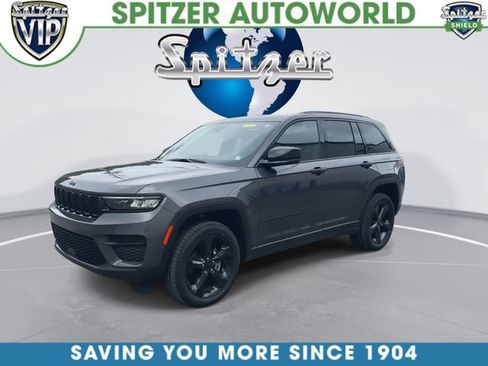 Used 2024 Jeep Grand Cherokee Altitude AWD/4WD image 4