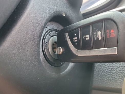 Used 2021 Toyota Corolla LE image 27