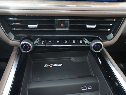 Used 2025 Chevrolet Tahoe High Country w/ Sun And Tow Package AWD/4WD image 31