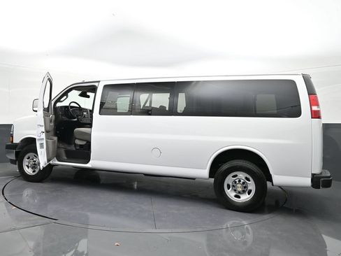 Certified 2024 Chevrolet Express 3500 LT w/ LT Preferred Equipment Group RWD image 40