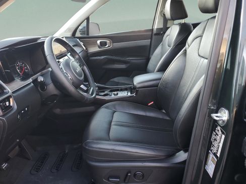 Certified 2022 Kia Sorento S w/ Panoramic Sunroof Package image 21