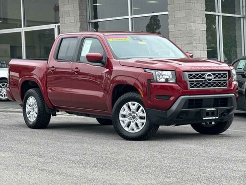 Used 2023 Nissan Frontier SV image 2