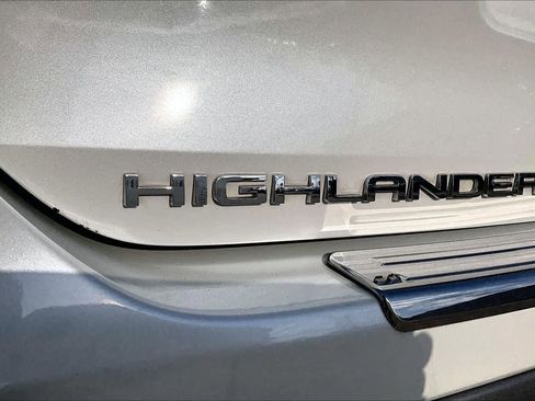 Used 2020 Toyota Highlander Platinum FWD image 30
