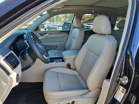 Used 2023 Volkswagen Atlas SE w/ Panoramic Sunroof Package FWD image 17