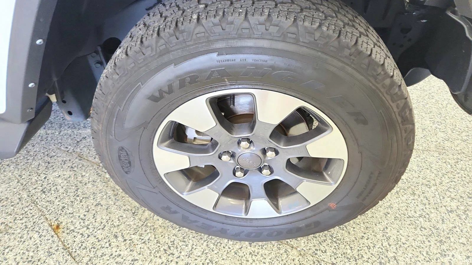 Used 2022 Jeep Wrangler Unlimited Sahara AWD/4WD image 13