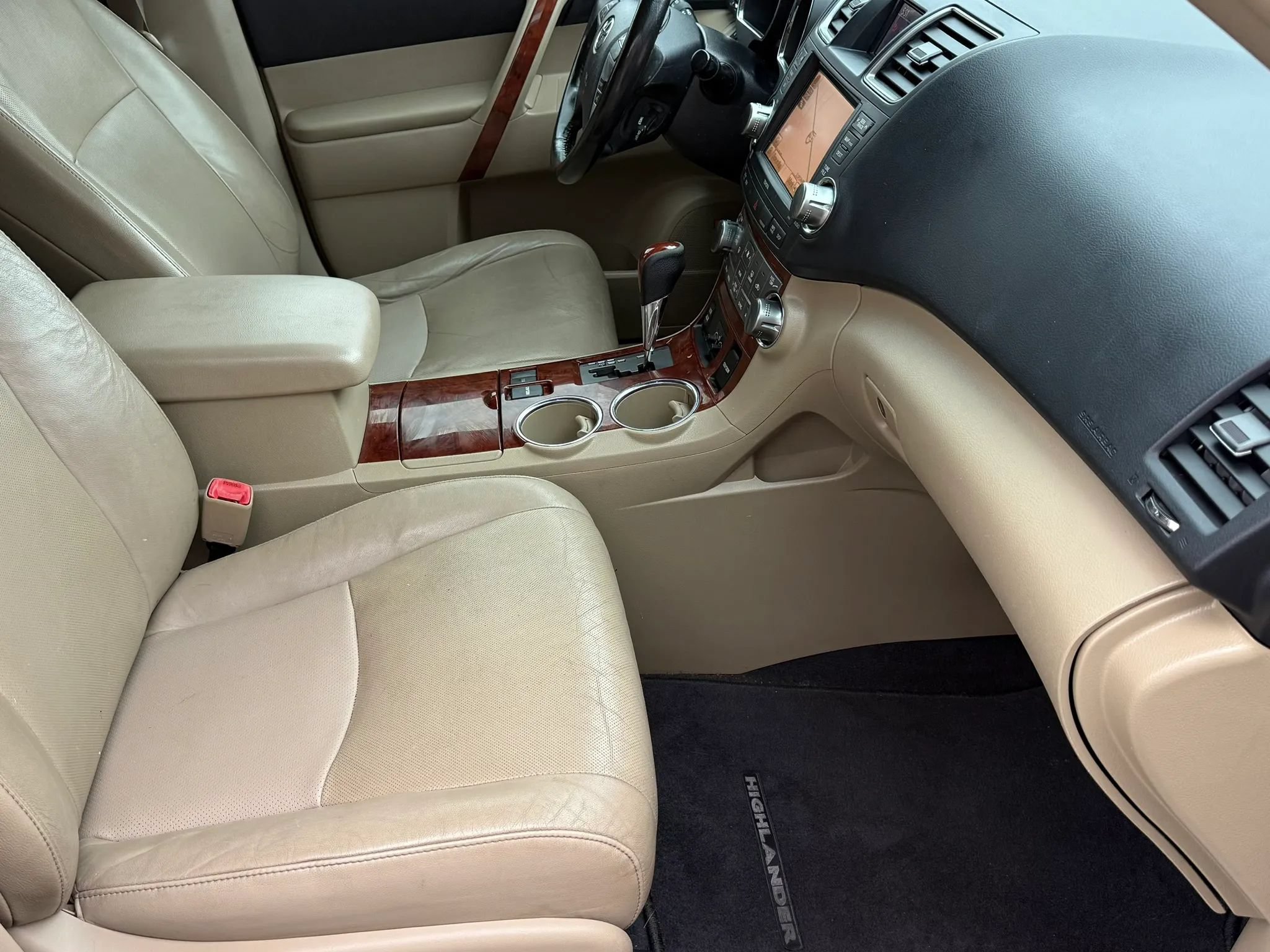 Used 2011 Toyota Highlander Limited w/ Tow Pkg FWD image 23
