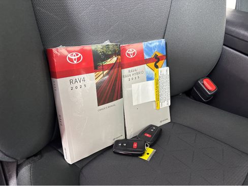 Used 2025 Toyota RAV4 XLE image 35
