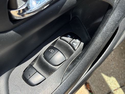 Used 2017 Nissan Altima 2.5 SR w/ Midnight Edition Package FWD image 14