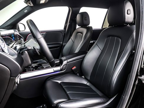 Used 2021 Mercedes-Benz GLB 250 image 17