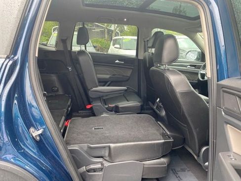 Certified 2023 Volkswagen Atlas SEL R-Line AWD/4WD image 12