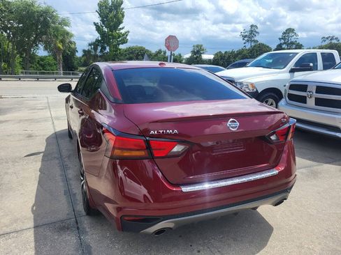Used 2021 Nissan Altima 2.5 SR w/ SR Premium Package FWD image 28