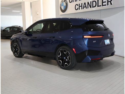 Used 2024 BMW iX xDrive50 w/ Premium Package AWD/4WD image 5