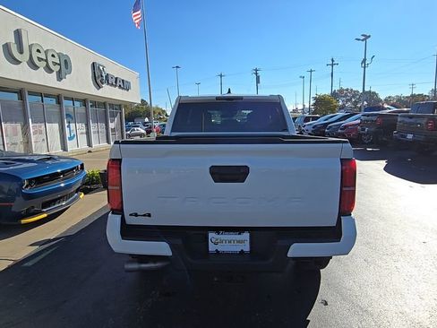 Used 2024 Toyota Tacoma TRD Sport image 7