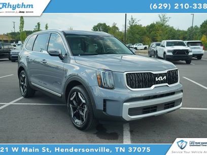 Used 2025 Kia Telluride EX w/ EX Captain's Chair Package