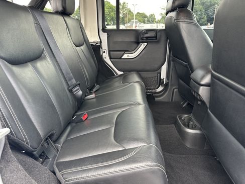 Used 2016 Jeep Wrangler Unlimited Sahara w/ Trailer Tow Group AWD/4WD image 16