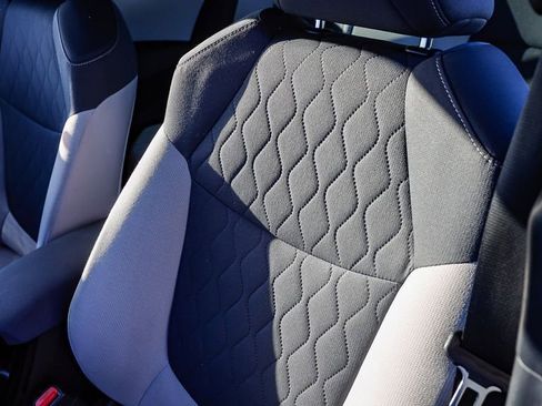 Used 2021 Toyota Corolla LE w/ Carpet Mat Package (TMS) FWD image 29