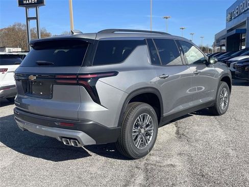 New 2026 Chevrolet Traverse LT image 3