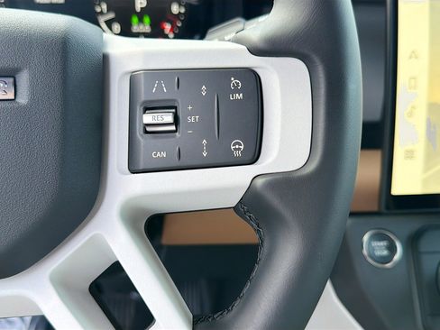New 2026 Land Rover Defender 130 X-Dynamic SE image 39