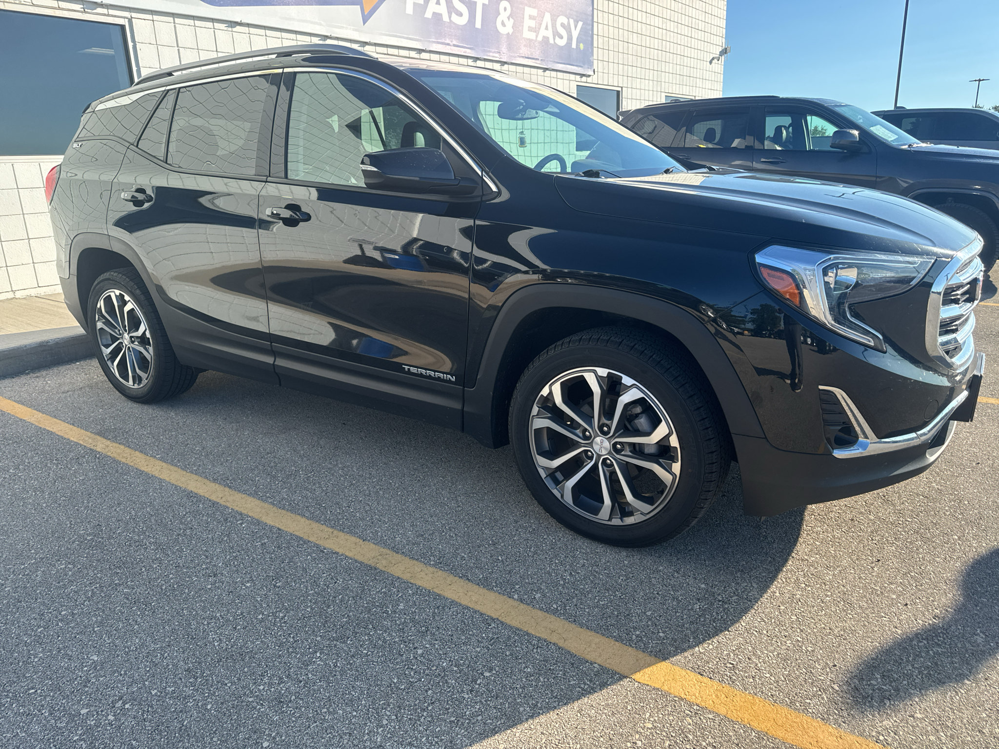 Used 2021 GMC Terrain SLT AWD/4WD image 2