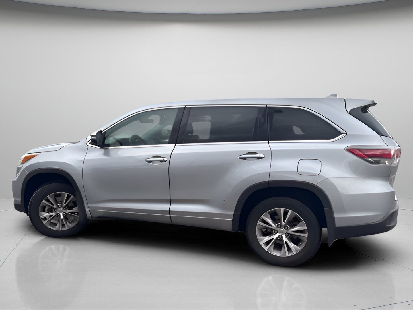 Used 2015 Toyota Highlander Plus AWD/4WD image 11