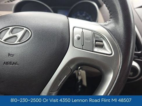 Used 2011 Hyundai Tucson Limited AWD/4WD image 17