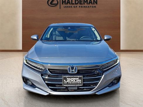 Used 2021 Honda Accord Touring image 2