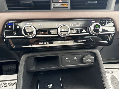 Used 2023 Honda Pilot Elite image 19