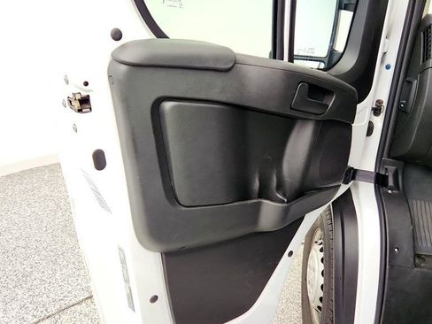 Used 2025 RAM ProMaster 2500 w/ U-Haul Equipment Group FWD image 10