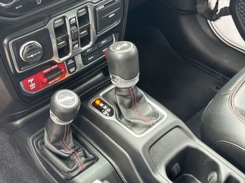 Used 2021 Jeep Wrangler Unlimited Rubicon w/ Uconnect 4C Nav & Sound Group image 37