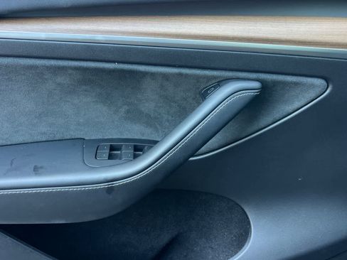 Used 2023 Tesla Model Y Long Range AWD/4WD image 15