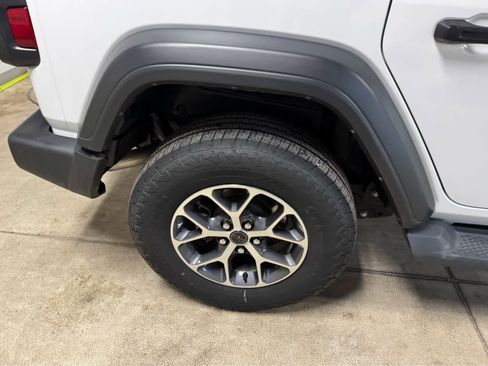 Used 2024 Jeep Wrangler Sport S image 8