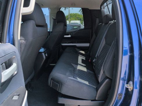 Used 2015 Toyota Tundra SR5 w/ SR5 Upgrade Package AWD/4WD image 13