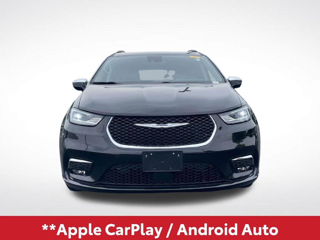Used 2023 Chrysler Pacifica Limited AWD/4WD image 3