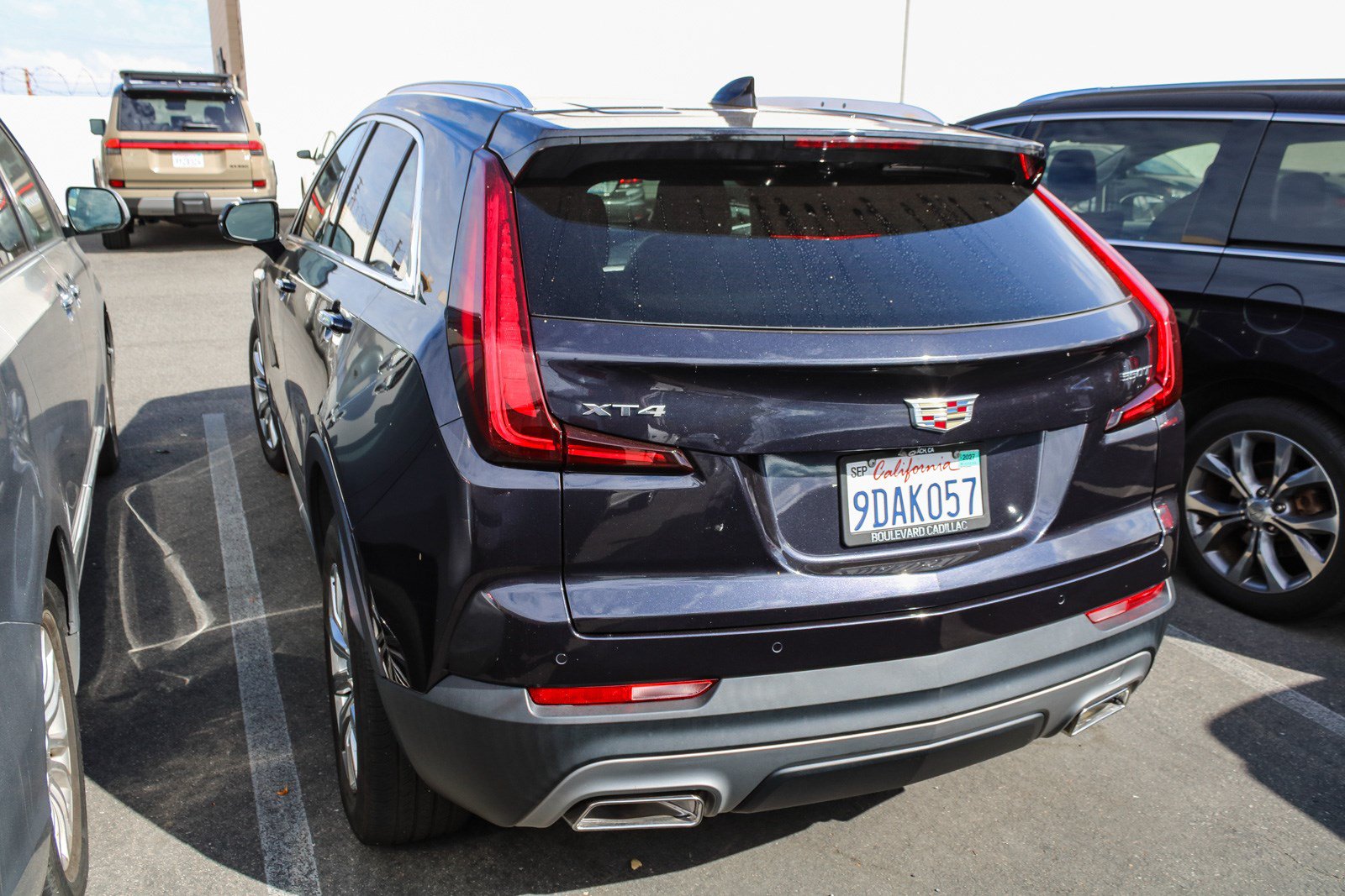 Used 2023 Cadillac XT4 Premium Luxury FWD image 8