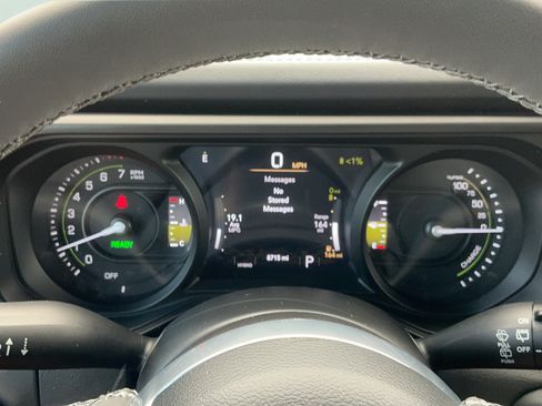 Certified 2025 Jeep Wrangler Unlimited Sahara AWD/4WD image 24