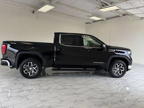 New 2026 GMC Sierra 1500 SLE w/ Preferred Package AWD/4WD image 9