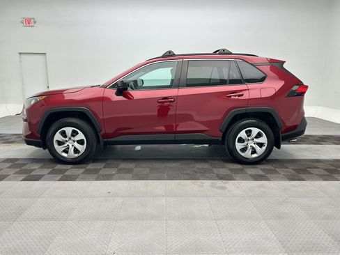 Used 2021 Toyota RAV4 LE AWD/4WD image 2
