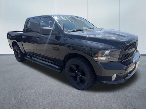 Used 2018 RAM 1500 Express w/ Black Ram 1500 Express Group AWD/4WD image 2