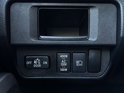 Used 2018 Toyota Tacoma TRD Sport w/ Technology Package RWD image 23