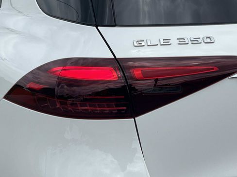 Certified 2025 Mercedes-Benz GLE 350 4MATIC image 9