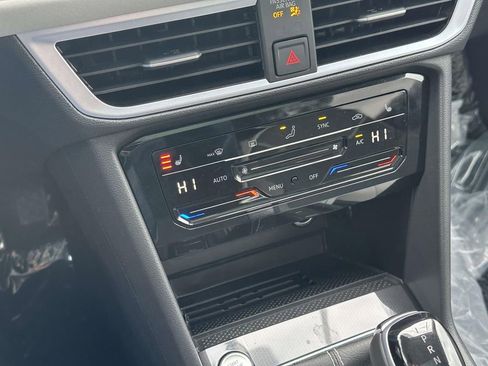 New 2026 Volkswagen Taos SE image 22