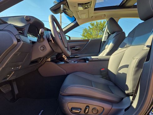 New 2025 Lexus ES 350 w/ Premium Package image 16