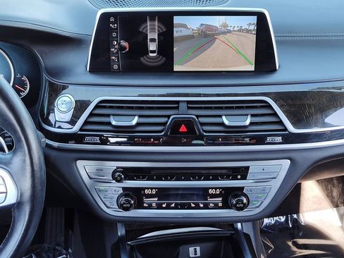 Used 2016 BMW 740i image 19