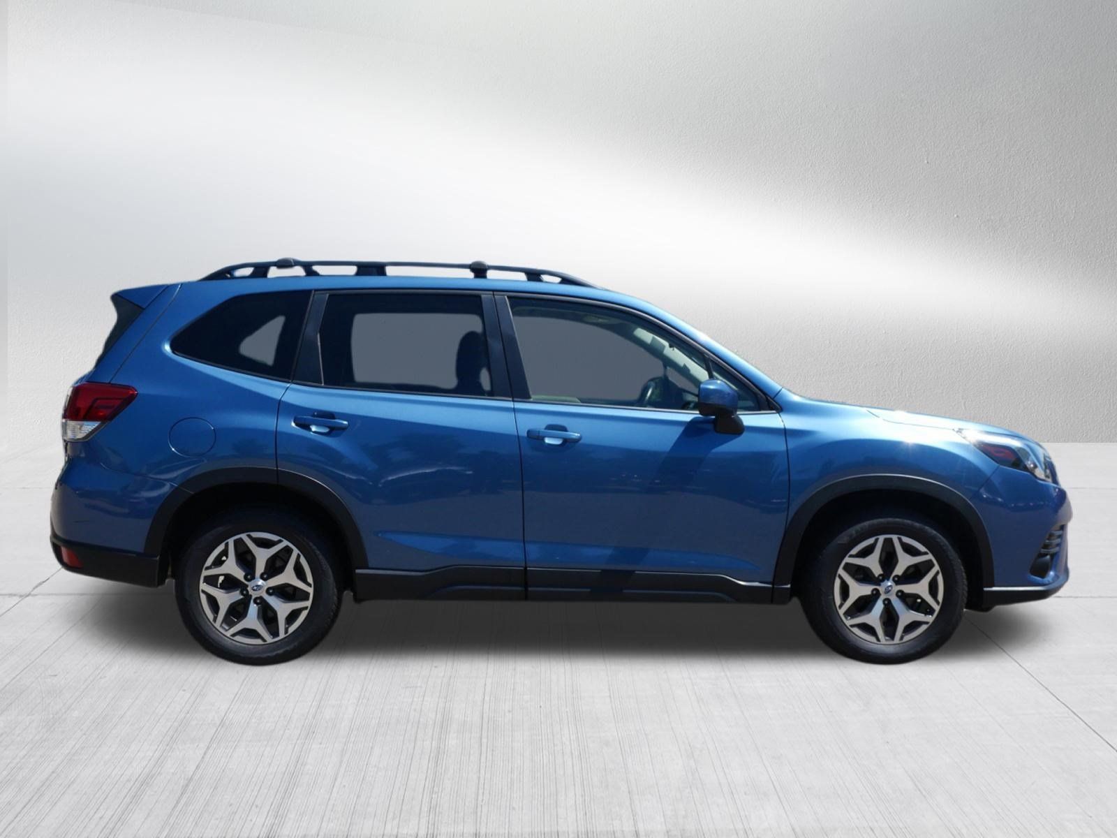 Used 2023 Subaru Forester Premium AWD/4WD image 8
