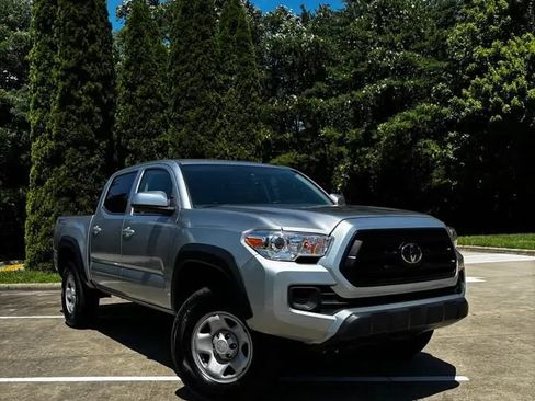 Used 2023 Toyota Tacoma SR AWD/4WD image 1