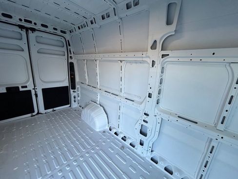 Used 2025 RAM ProMaster 3500 w/ Convenience Group FWD image 14