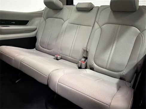 Used 2022 Jeep Wagoneer Series III w/ Premium Group I image 18