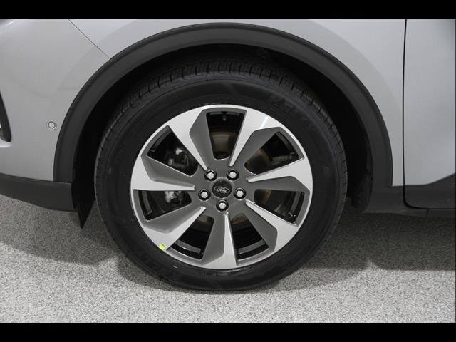 Certified 2023 Ford Escape Platinum w/ Premium Technology Package AWD/4WD image 23
