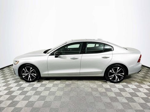 Used 2025 Volvo S60 B5 Core image 4