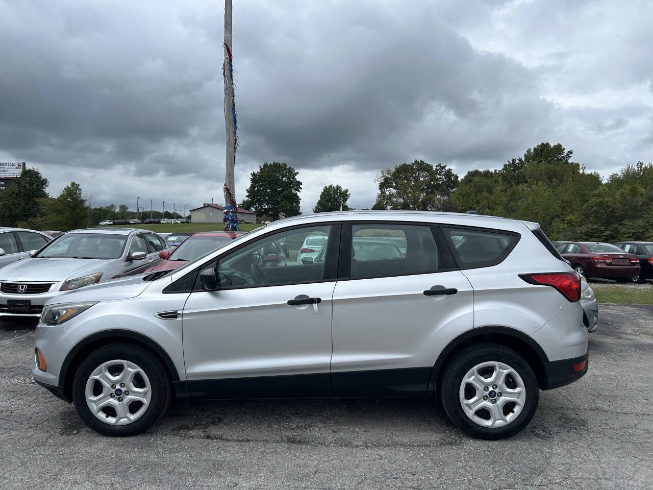 Used 2019 Ford Escape S FWD image 3